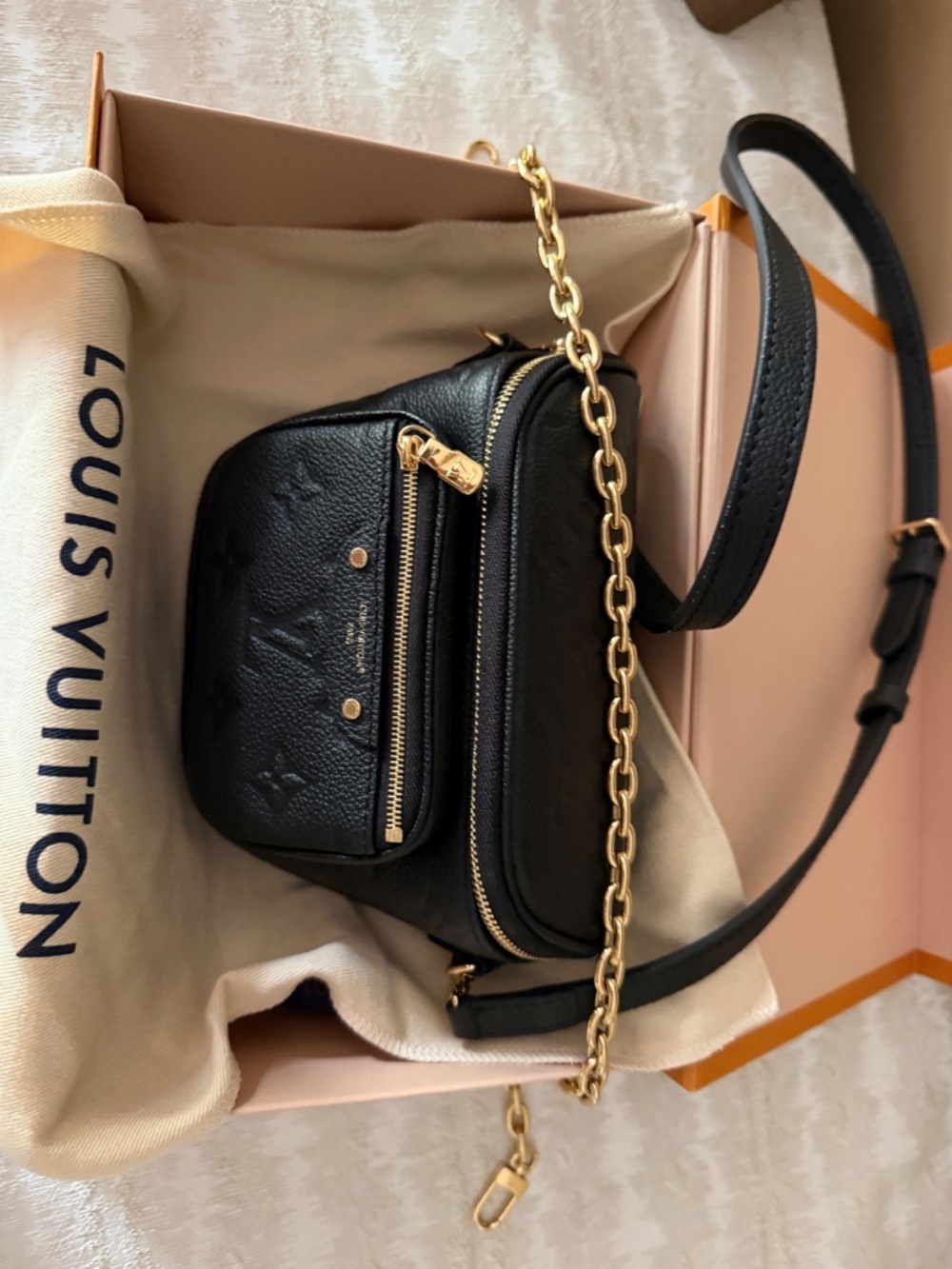 Authentic LV mini crossover bag - Picture 3 of 4